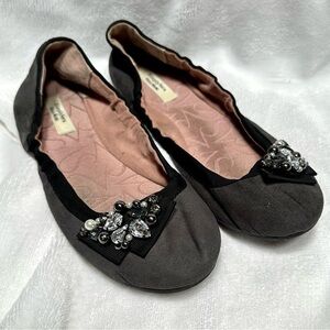 Simply Vera Vera Wang grey microsuede rhinestone embellished ballet flats size 7